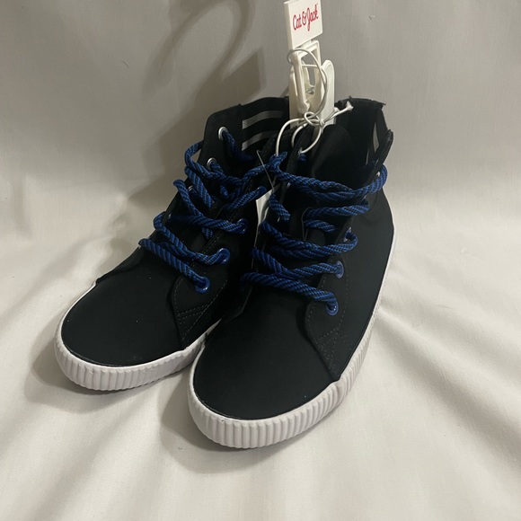 Cat & Jack shoe’s - Picture 2 of 6